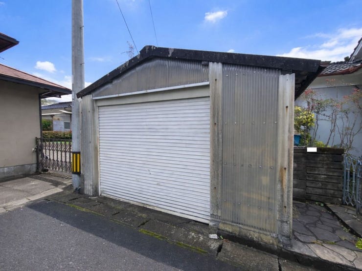 ※空室をイメージしCG加工したものです。
画像は実際の外観写真と間取り図から再現した「イメージ」で実際とは多少異なります。