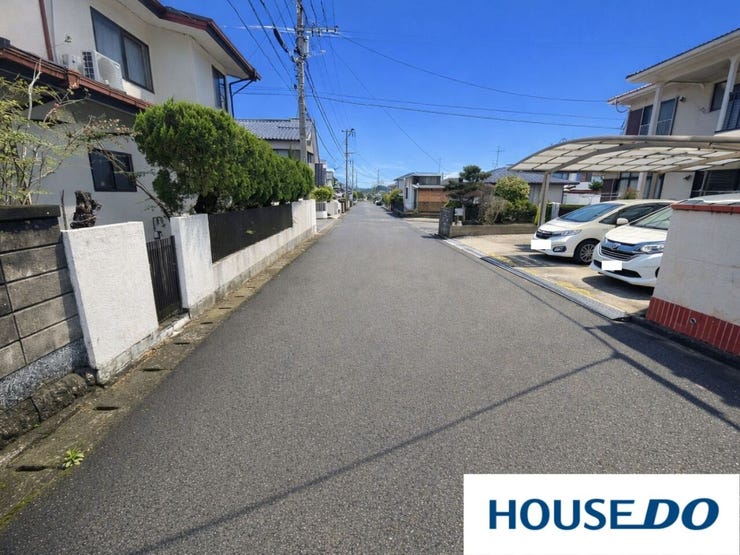 ※空室をイメージしCG加工したものです。
画像は実際の外観写真と間取り図から再現した「イメージ」で実際とは多少異なります。