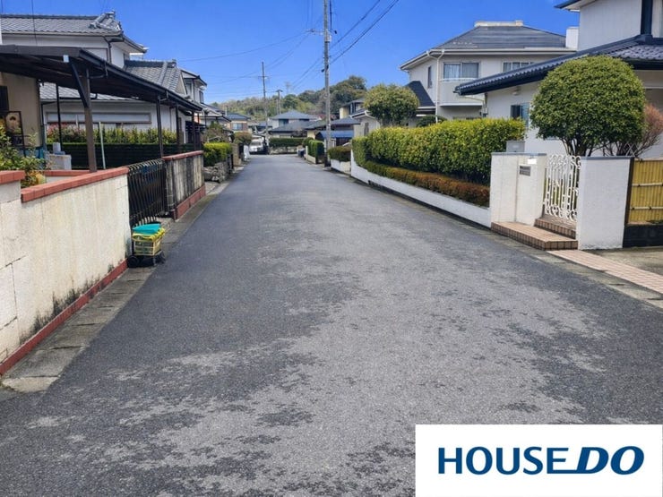 ※空室をイメージしCG加工したものです。
画像は実際の外観写真と間取り図から再現した「イメージ」で実際とは多少異なります。