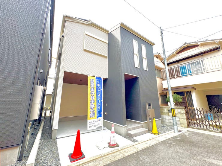 【外観】
JR長瀬駅徒歩10分!小学校・幼稚園が徒歩2分以内の子育て安心環境 。住宅性能評価W取得&耐震最高等級で地震に強い家 。全棟長期優良住宅認定。収納豊富なWIC付3LDKです!