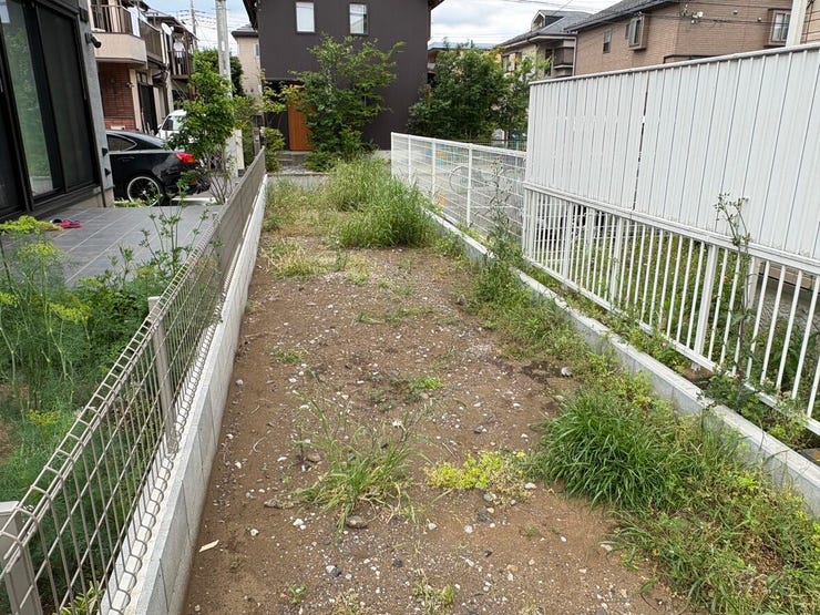周囲からの視線が届きにくい位置にあるため、家族だけのミニ菜園やガーデニングにぴったりです。お洗濯物を干す際にも人目が気にならず、プライバシーが守られる設計。日々の家事や趣味の時間がより快適になります。
