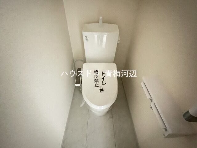 南側トイレ