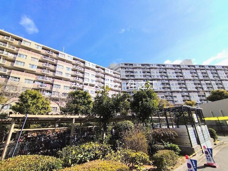 ★マンション敷地内。解放感があり、隣地建物とも離れております。