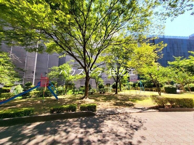 ★マンション内の敷地。植栽も多くあり緑豊かです♪