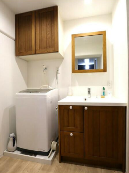 洗面所には上部吊戸棚あり♪機能性もバッチリです。