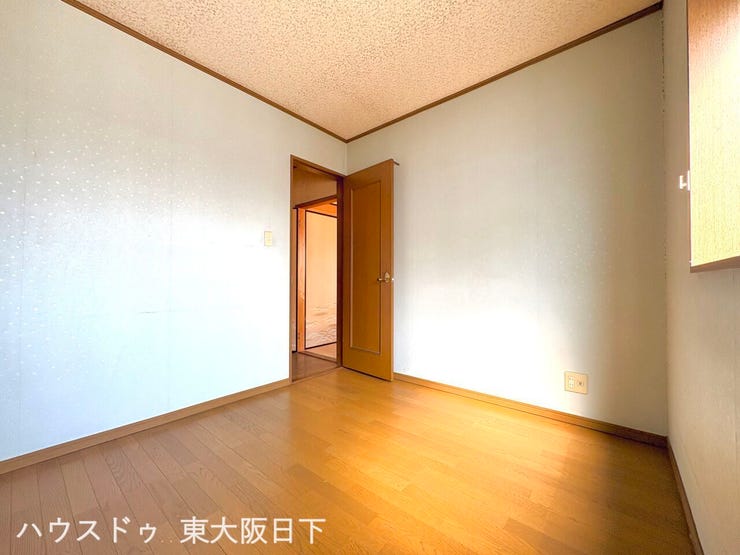 3階洋室5帖:洋室の中でも一番広いお部屋で寝室にピッタリです。バルコニーに面したお部屋で明るく快適な居室となっています♪