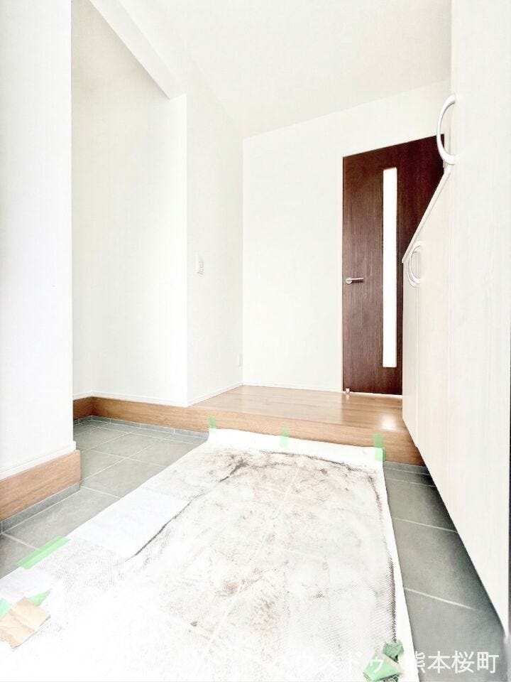 ■「しまう」が叶える美しい玄関■大容量のシューズボックスがあることでいつも整理された、気持ちの良い「家の顔」を保てます。