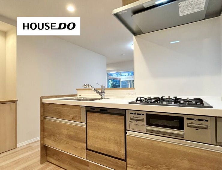 使い勝手の良いシステムキッチンは、調理スペースもしっかり確保。毎日のお料理時間を快適にしてくれそうです。