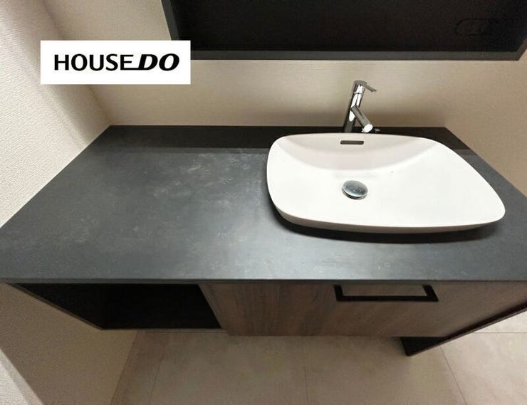 高級感のあるカウンター仕様。
お手入れしやすく、毎日気持ちよく使える洗面台です◎