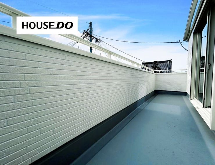 洗濯物がしっかり干せるワイドバルコニー。
外の空気を感じながら気持ちよく家事ができます。