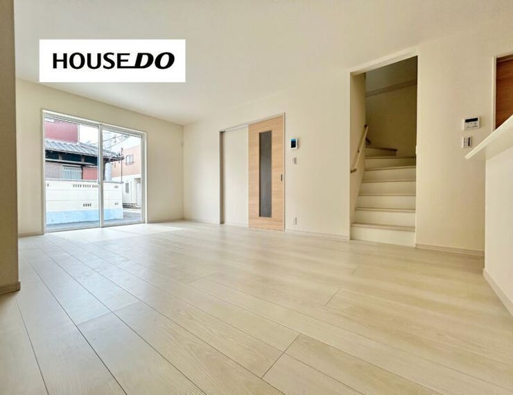 リビングイン階段で、自然と家族のコミュニケーションが生まれる間取り。「いってきます」「おかえり」がちゃんと届く住まいです。