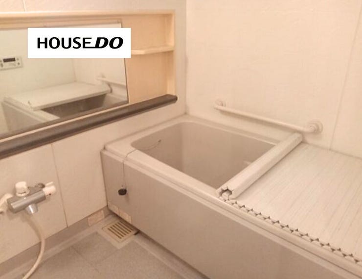 ゆったり湯船で一日の疲れをしっかり癒せる浴室。毎日のバスタイムも快適に過ごせます。