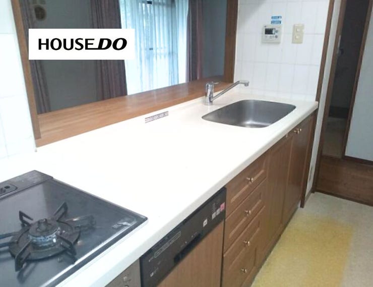 作業スペースがしっかり確保された、毎日のお料理がしやすいキッチンです。