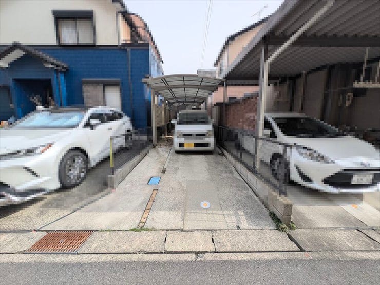 お車2台駐車可能(車種によります)