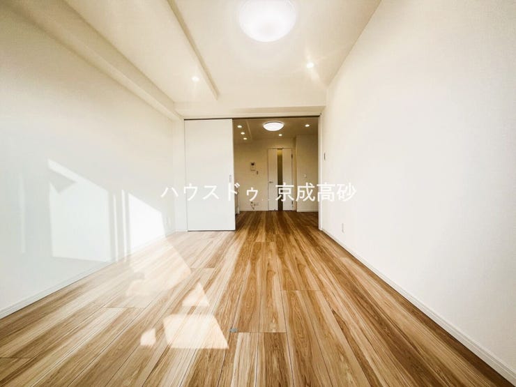 毎日の疲れを癒す主寝室。リラックスできる時間をお過ごしください。