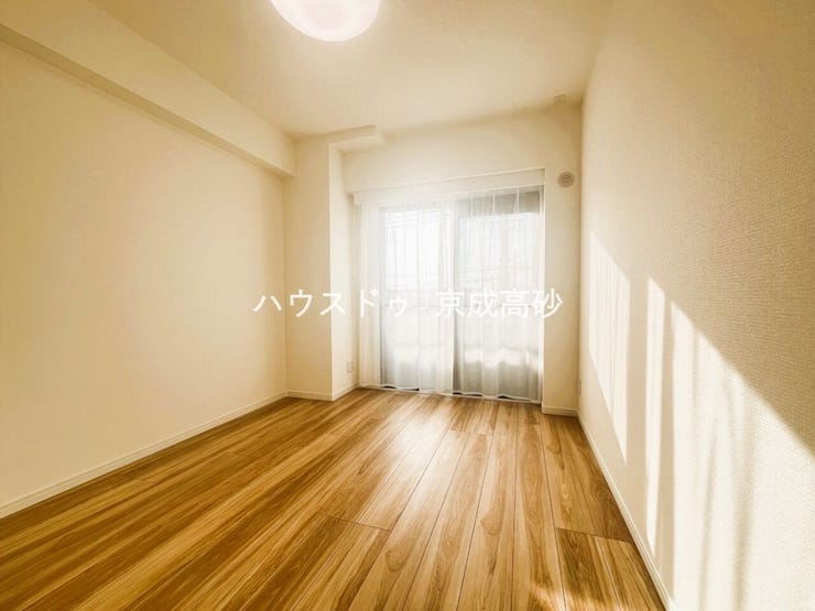 広すぎないスペース。
お子様のお部屋や書斎など、新居での生活の夢が膨らみますね!