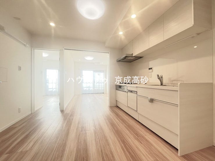 ご家族だんらんのスペースとなるダイニング。家具の配置がしやすい広さを確保しています!