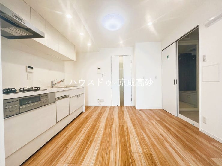 飾り過ぎないシンプルな内装と偏り過ぎないデザインで統一しました。