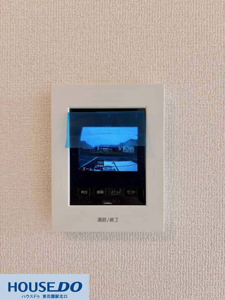 来客の顔を確認できるので、防犯面でも非常に心強いです!ズーム機能や録画機能も搭載されており、外出中の来訪者も後からチェックできますね♪お子様のお留守番時にも、安心感を与えてくれる大切なアイテムです☆