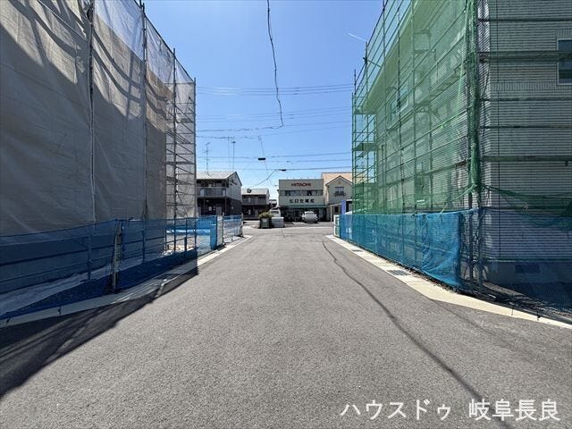 ≪南側南向き≫車の出入りも少ないので、駐車も落ち着いてできます!