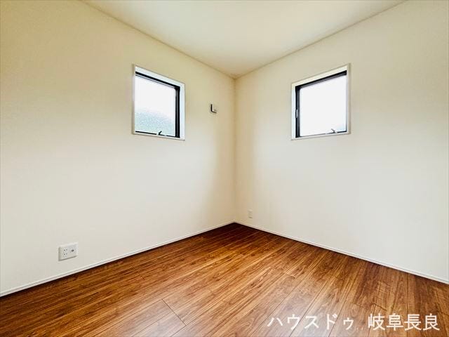 ≪4.5帖≫コンパクトながら機能的な4.5帖の洋室。ライフスタイルに合わせて自由に活用できる便利なお部屋です。