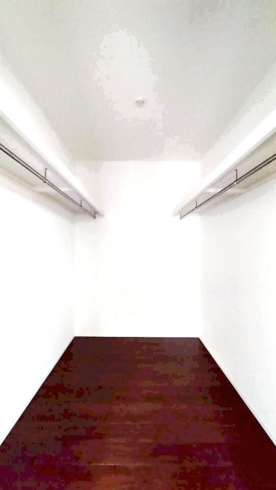 季節ものの衣類もまとめて収納できるため衣替えの手間が省けます