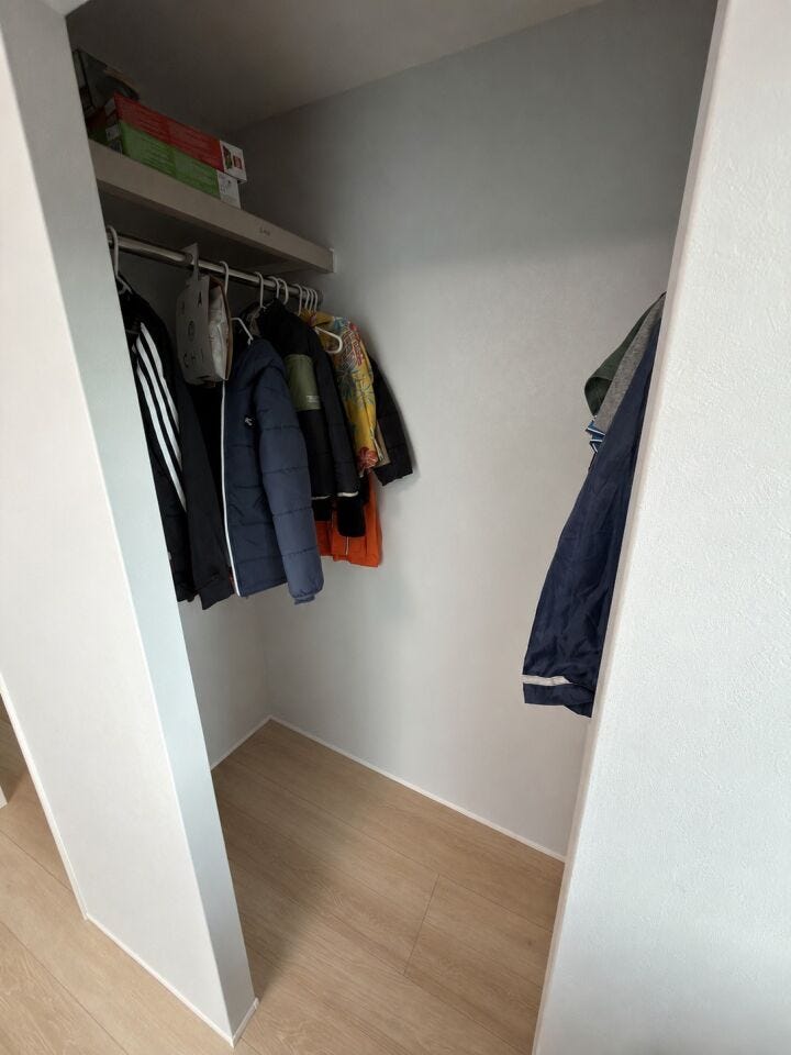 ※AI加工で物を消しています。