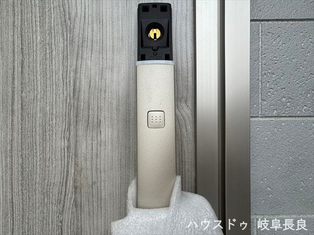 ≪スマートロック≫スマートキーはピッキング防止になり防犯性の向上になり、お子様のお留守番も安心です。