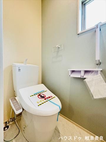 ≪2F≫シンプルで使いやすいデザインを採用したトイレ空間。お手入れもしやすく、快適にご利用いただけます。