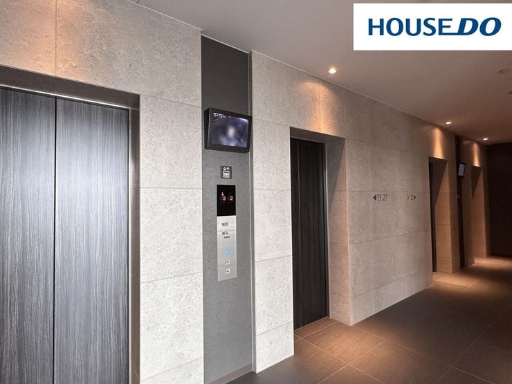 車椅子利用者対応エレベーター(1・2・3・4のみ)、非常用エレベーター有り♪モニター付なので、エレベーター内の様子がわかり、防犯面も安心☆