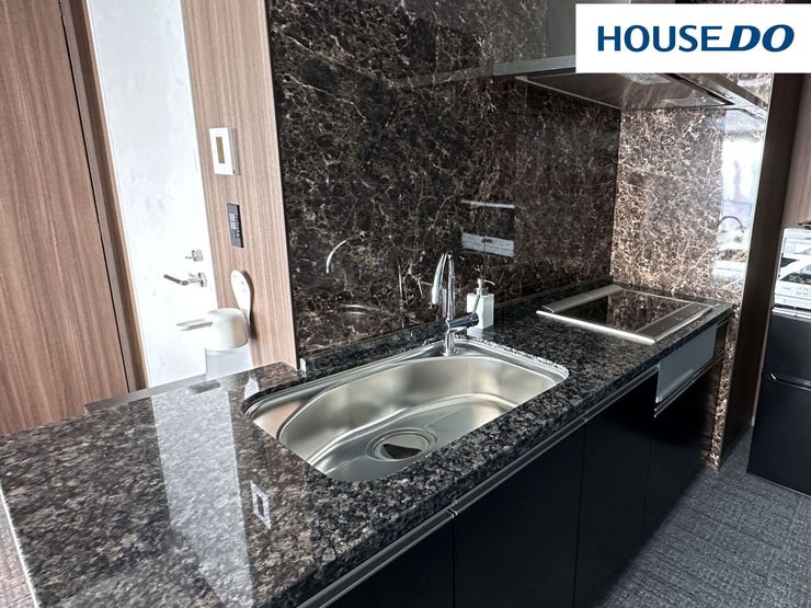 パーティールームのキッチン♪パーティールーム貸し切り時(8時~12時、13時~17時、18時~22時。定員10名)ゲストルームも有り(20階)☆