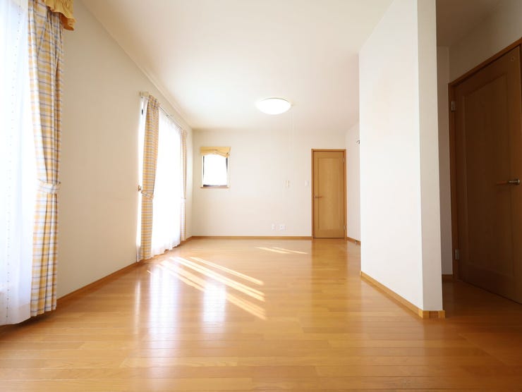 将来の家族構成の変化にも対応できる可変性の高い間取り。洋室を2部屋に分けて使える柔軟な設計が魅力です。