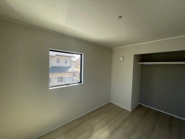 洋服を掛けて収納できるクローゼットは家事の時短にも繋がります!