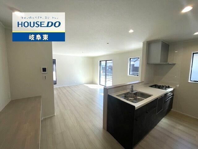 広々とした18帖以上のLDKは、家族がゆったりと過ごせる空間です!