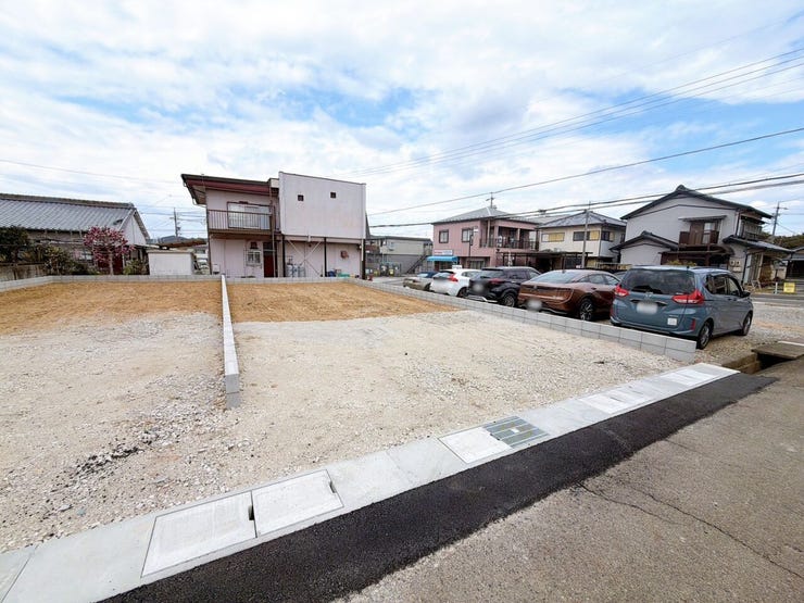 南向きの土地は陽当りが良いため暖かく、さらに室内が明るく感じます!