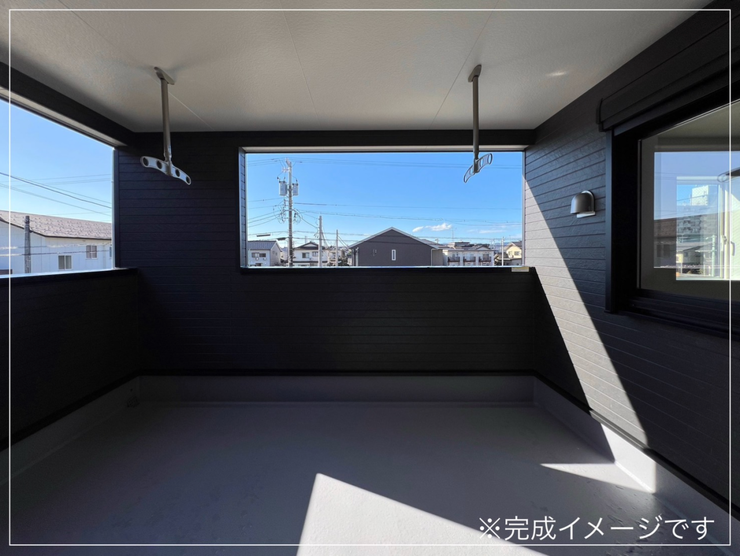 洗濯物干し付きで、日々の家事もスムーズなバルコニー