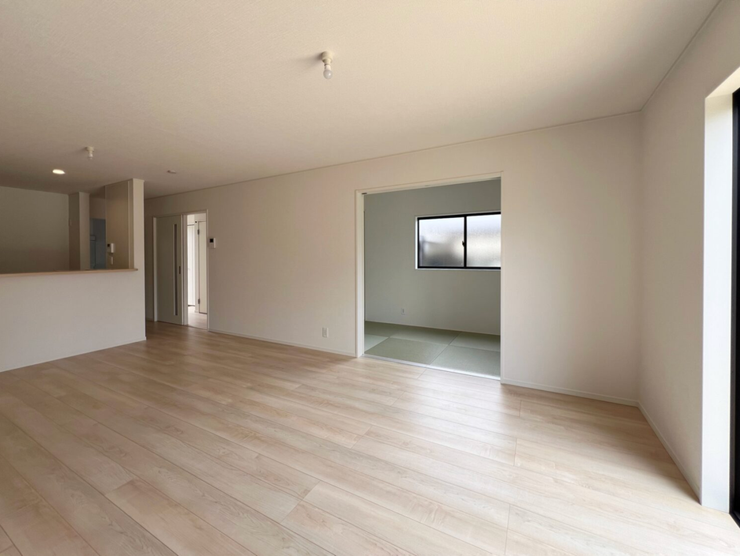 家族が自然と集まる、17.5帖のゆとりあるLDK。