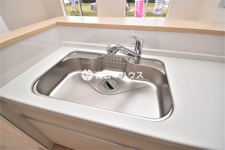 【シンク同型】浄水器付きのキッチンが魅力です♪スポンジ置きをつくりキッチン周りをスッキリとした印象に!