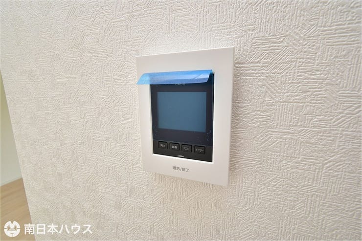 吉野町 新築戸建 吉野町／８区画 【モニター付きインターホン】玄関周りを確認でき、留守のときなども訪問者を確認できるので防犯面で安心！