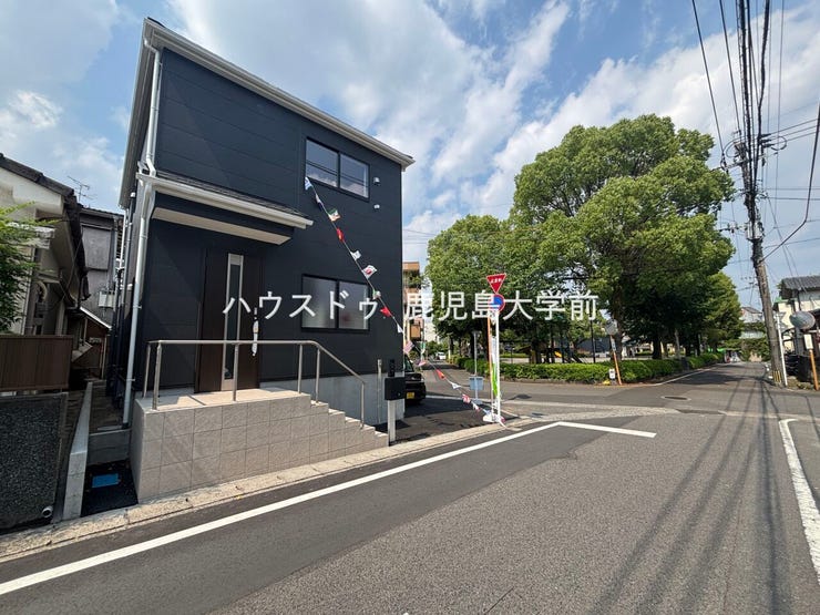 東南角地で日当たり良好な敷地です♪