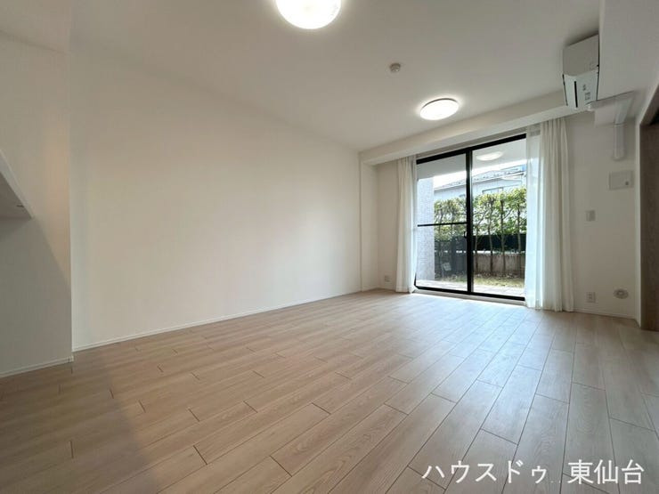 リビングダイニングキッチンは広々14.2帖!