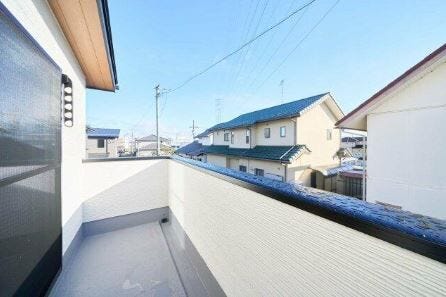 採光に優れた南向きバルコニーです。晴れた日には洗たく物がよく乾きます。