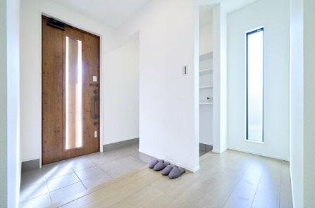 玄関回りをたっぷり収納できる収納スペース。