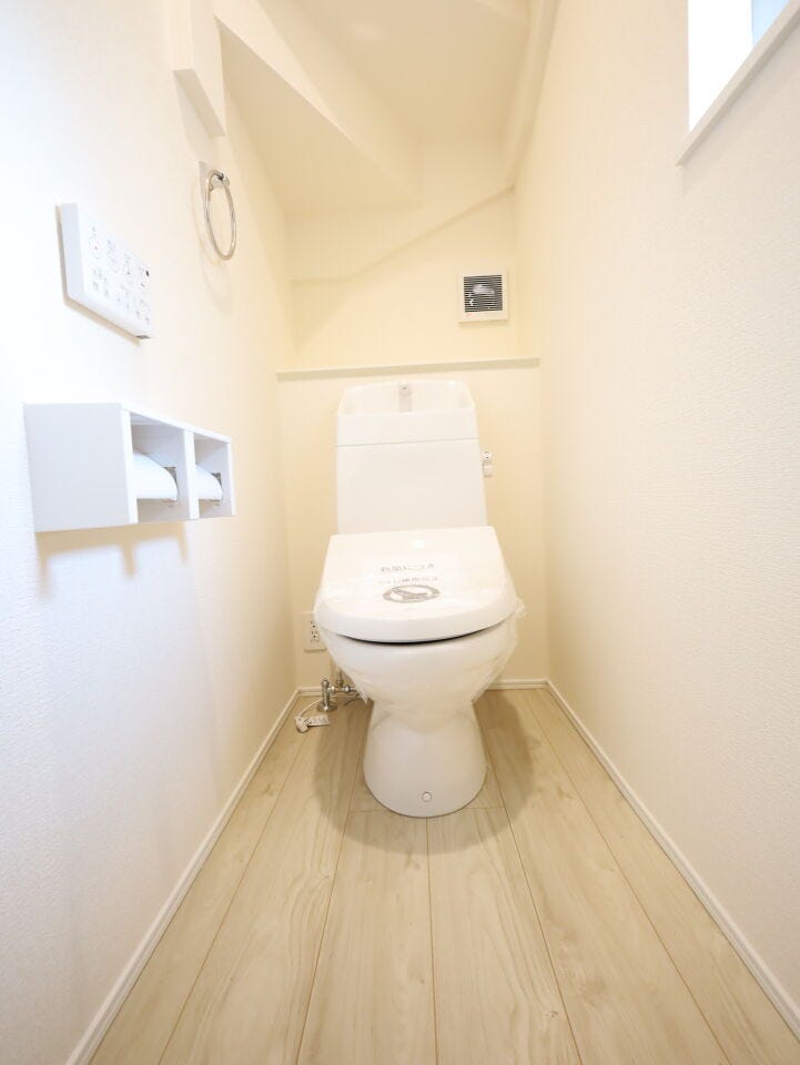 トイレは2ヶ所ありますので、朝の混雑時にもスムーズで安心!