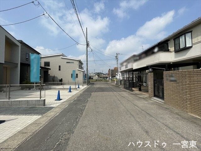 ●幅員約6m北側前面道路●道路幅が広く、向かいの住宅とも距離があるため日当たりも確保しやすいです