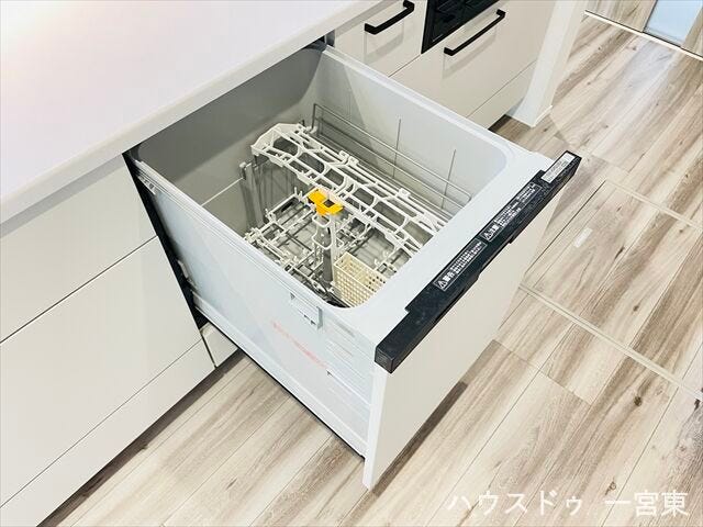 ●食器洗浄乾燥機●内蔵型でコンパクトな食器洗浄乾燥機です。水道代・時間の節約ができます。
