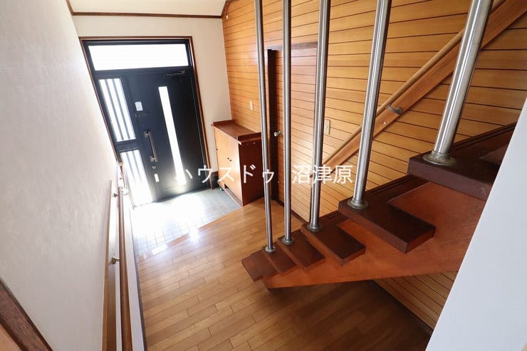 玄関へのホール