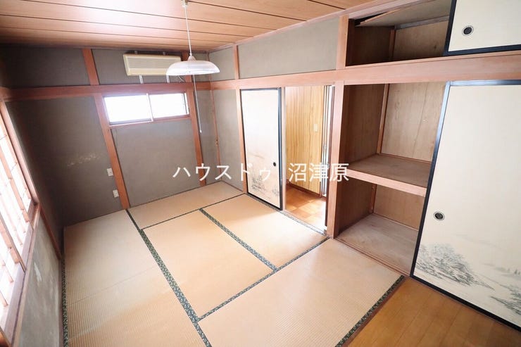 2F和室、こちらの部屋より富士山がよく見えます