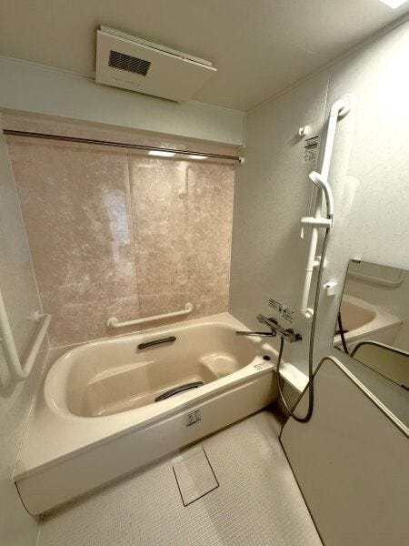 暖房乾燥付きで、24時間換気機能もあります