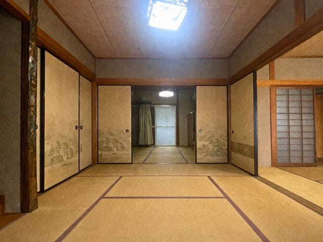 母屋1階※AIによる物消し加工をしています